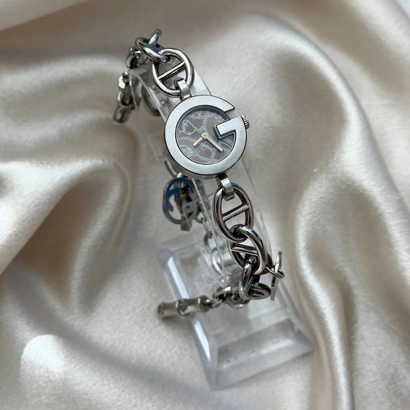 AUTHENTIC VINTAGE GUCCI SILVER CHAIN WATCH - Picture 2 of 7